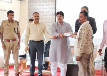 धमतरी पुलिस का ऑपरेशन लॉस्ट एंड फाउंड सफल, 151 गुम मोबाइल लौटाए गए