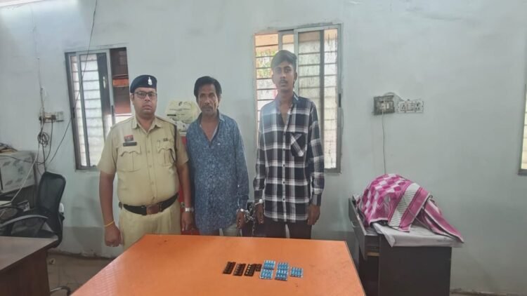 रायपुर में नशीली टेबलेट के साथ 2 तस्कर गिरफ्तार, 29 हजार का माल जब्त