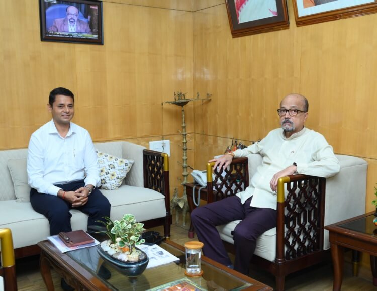 राज्यपाल डेका ने पर्यटन स्थलों का विकास  एवं सुविधाएं बढ़ाने के दिए निर्देश