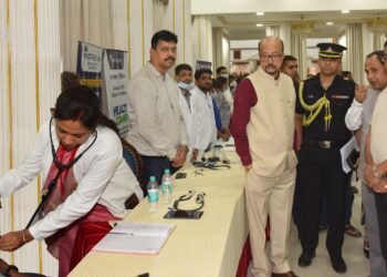 लोकभवन में बाल रोग शिविर आयोजित,राज्यपाल डेका ने स्वास्थ्य परीक्षण शिविर का किया अवलोकन