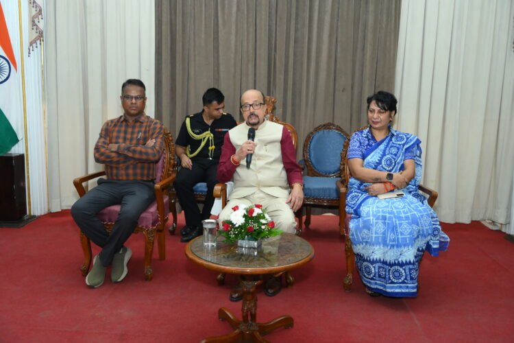 लोक भवन में बालिका गृह की बेटियों से राज्यपाल ने किया संवाद, अंगदान-देहदान का संकल्प लेने वाले 75 नागरिकों का सम्मान