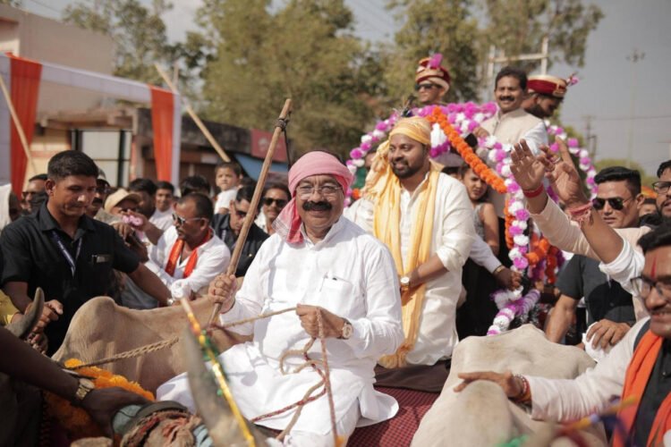बैलगाड़ी में निकली बारात, 21 जोड़े बंधे परिणय सूत्र में,मुख्यमंत्री ने नवदंपतियों को दिया आशीर्वाद,कहा-मुख्यमंत्री कन्या विवाह योजना से बेटियों को मिल रहा सम्मान और सुरक्षा
