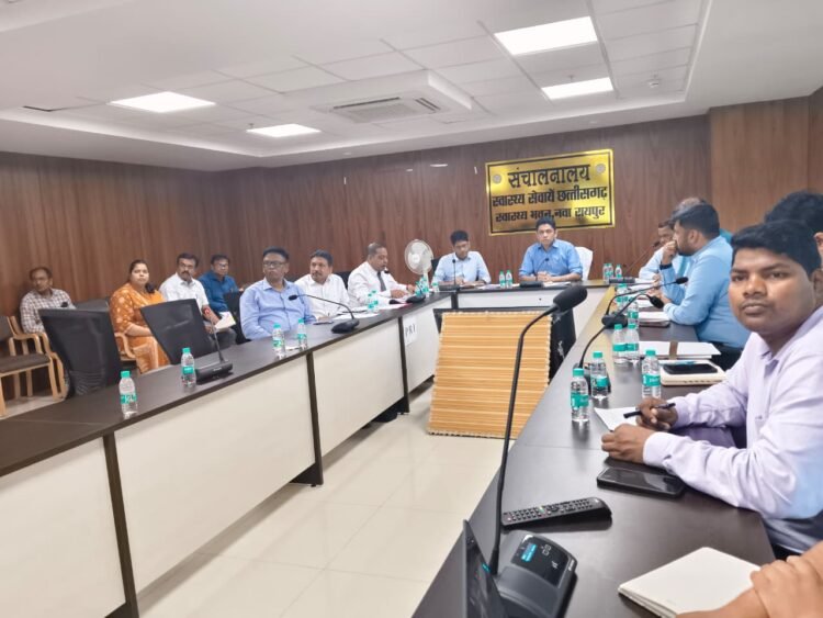 स्वास्थ्य सचिव ने की शासकीय मेडिकल कॉलेजों और सुपरस्पेशियलिटी अस्पतालों के कामकाज की गहन समीक्षा