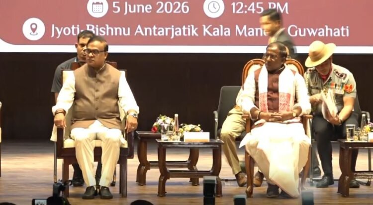असम कैबिनेट का विस्तार, 12 विधायकों ने ली मंत्री पद की शपथ