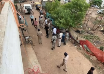 कवर्धा में पुलिस का बड़ा एक्शन: अटल आवास पर छापा, ड्रोन निगरानी में चला सर्च ऑपरेशन