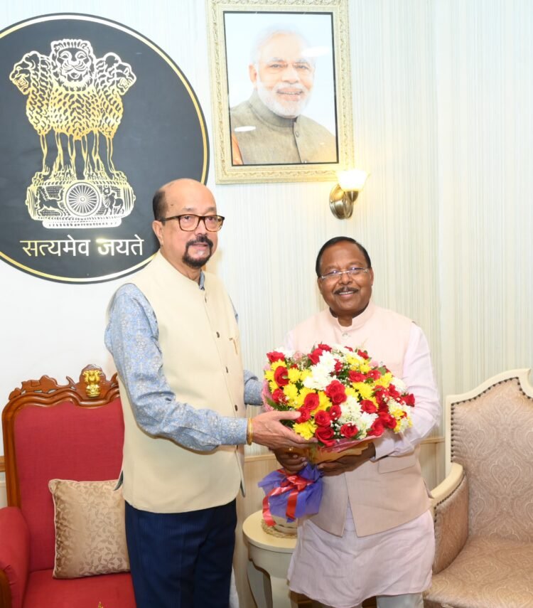 राज्यपाल डेका से कृषि मंत्री नेताम ने की भेंट