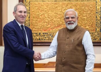 भारत में अमेजन का बड़ा दांव: 4.1 लाख करोड़ रुपये निवेश का ऐलान, PM मोदी से मिले CEO एंडी जेसी