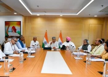 स्टेशन मास्टर्स को सशक्त बनाने की दिशा में बड़ा कदम, अश्विनी वैष्णव ने की समीक्षा बैठक