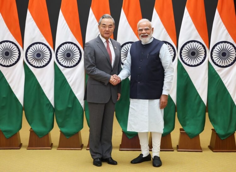 चीन के विदेश मंत्री वांग यी ने प्रधानमंत्री मोदी से की मुलाकात, भारत-चीन भरोसा बढ़ाने और सहयोग गहरा करने पर जोर