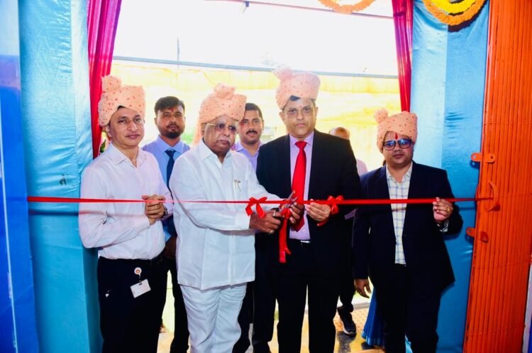 डुंडा में बैंक ऑफ बड़ौदा की नई शाखा का शुभारंभ