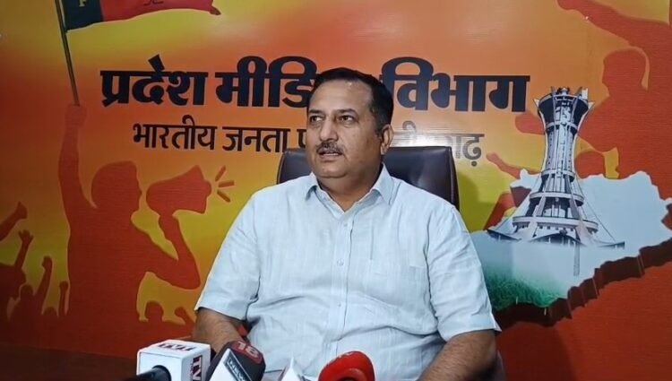 परीक्षाओं में गंभीर धोखाधड़ी का नामजद आरोपी और कांग्रेस नेता शुचिता का ढोंग रच रहे : भाजपा