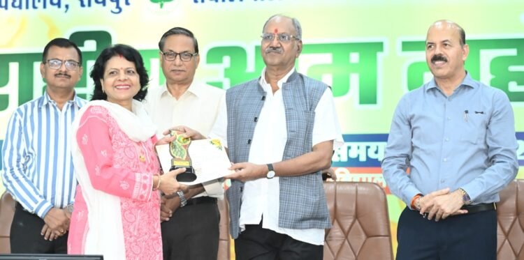 कृषि विश्वविद्यालय में आयोजित तीन दिवसीय आम महोत्सव का भव्य समापन,सांसद बृजमोहन अग्रवाल ने कहा-गांवों में अमराई की परंपरा पुनर्जीवित करने की जरूरत