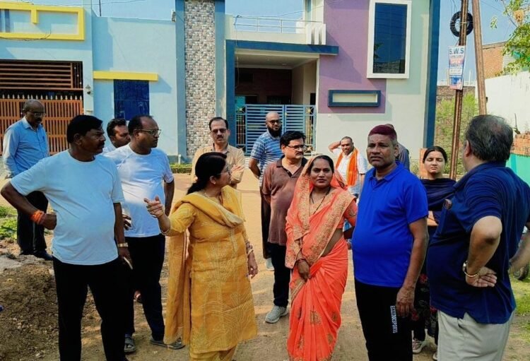 महापौर अलका बाघमार ने वार्ड 57 एवं 58 का किया सघन निरीक्षण, विकास एवं सफाई व्यवस्था का लिया जायजा