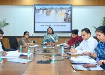कुपोषण मुक्त छत्तीसगढ़ अभियान को गति देने मंत्री लक्ष्मी राजवाड़े ने की समीक्षा बैठक