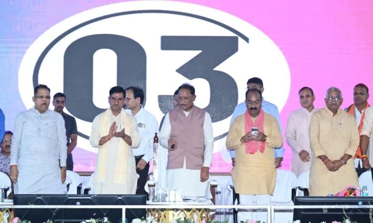 मुख्यमंत्री साय ने भिखमपुरा के पंचमुखी सिद्ध हनुमान मंदिर में की पूजा-अर्चना, प्रदेशवासियों की सुख-समृद्धि, खुशहाली और मंगलमय जीवन की कामना की