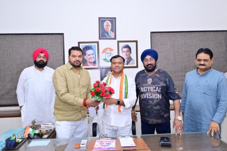 नगरीय निकाय उपचुनाव में कांग्रेस की शानदार जीत, आकाश तिवारी ने दी बधाई