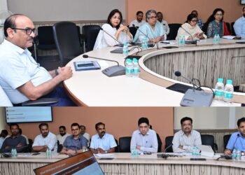 मुख्य सचिव ने ली उच्च स्तरीय बैठक,सीएम हेल्पलाइन में संवेदनशीलता से काम करने के दिए निर्देश