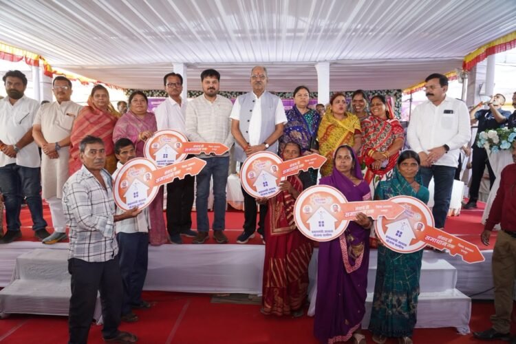 धरसींवा के जरौंदा में ‘सुशासन तिहार’ का भव्य आयोजन: जनसमस्याओं का 7 दिनों में होगा निराकरण, सांसद बृजमोहन अग्रवाल ने की बड़ी घोषणाएं