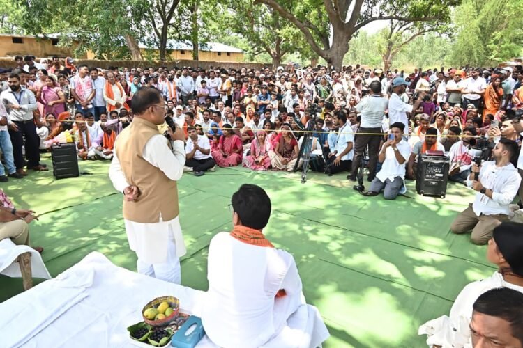 आम की छांव में मुख्यमंत्री की चौपाल: खाट पर बैठे, ग्रामीणों की सुनी बात, मौके पर दिए समाधान,निमधा में नर्सिंग कॉलेज, मिनी स्टेडियम और मंगल भवन की घोषणा