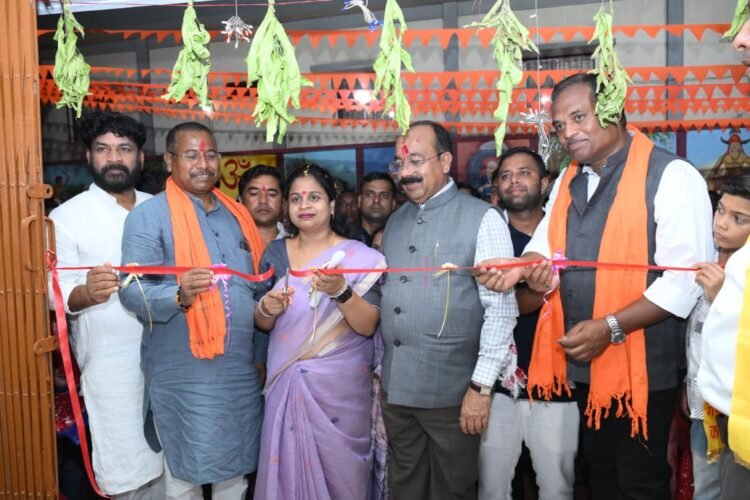 उप मुख्यमंत्री कर्मा महोत्सव में हुए शामिल, तैलीय सदन का किया लोकार्पण,कहा-ईमानदारी और मेहनत साहू समाज की पहचान, इसे बनाकर रखें