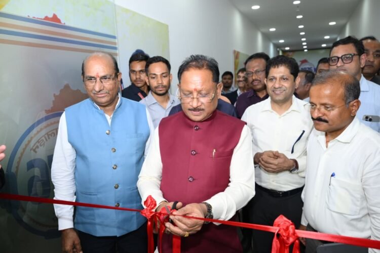 सीएम हेल्पलाइन 1076 का शुभारंभ : अब एक कॉल पर सुनी जाएगी जनता की हर समस्या, मुख्यमंत्री ने कहा – सुशासन, पारदर्शिता और जवाबदेही को मिलेगी नई मजबूती
