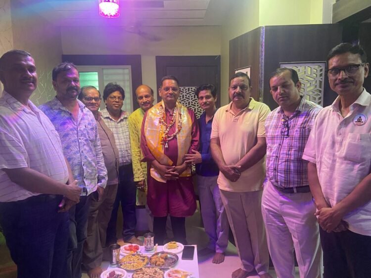 महामहोत्सव समिति की बैठक में रविंद्र जैन रेलवे हुए सम्मानित