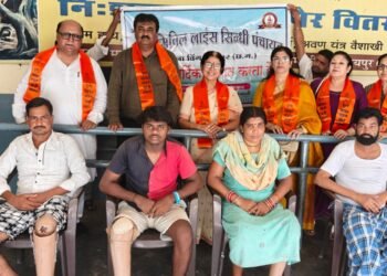 पुरषोत्तम मास में पूज्य सिंधी पंचायत द्वारा 4 दिव्यांगों को जयपुर पैर वितरण