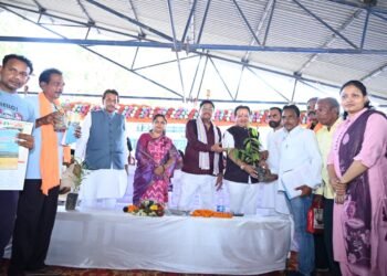बागबाहरा में प्राकृतिक खेती कार्यशाला: प्रभारी मंत्री दयाल दास, सांसद रूपकुमारी और विधायक डॉ. संपत अग्रवाल ने दिया धरती मां को बचाने का संदेश