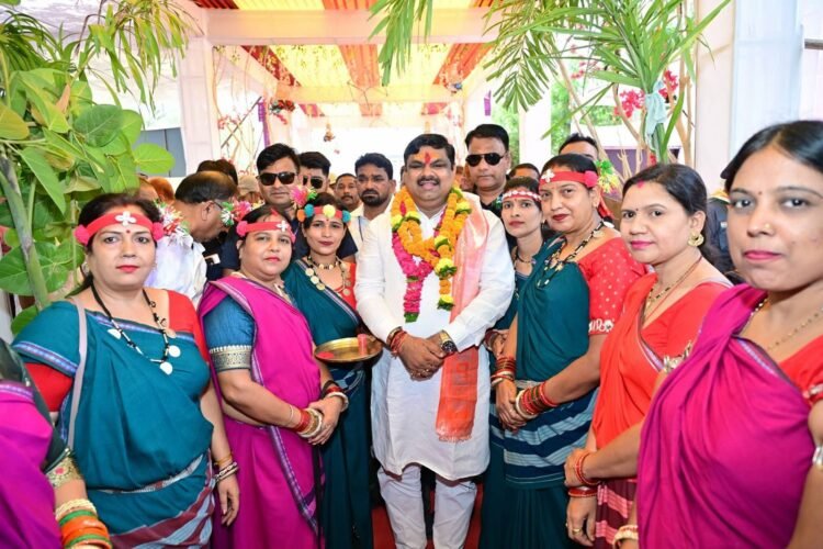 जन्मदिन पर उमड़ा जनसैलाब, मिला जनता का अपार स्नेह