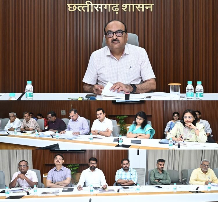 छत्तीसगढ़ में पीएमजीएसवाय की उच्च स्तरीय समीक्षा, मुख्य सचिव ने दिए नई बसाहटों को सड़कों से जोड़ने के निर्देश