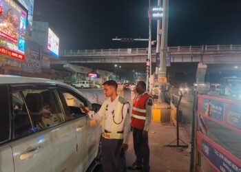 रायपुर में नशे में वाहन चलाने वालों पर पुलिस का शिकंजा, एक रात में 50 चालक पकड़े गए