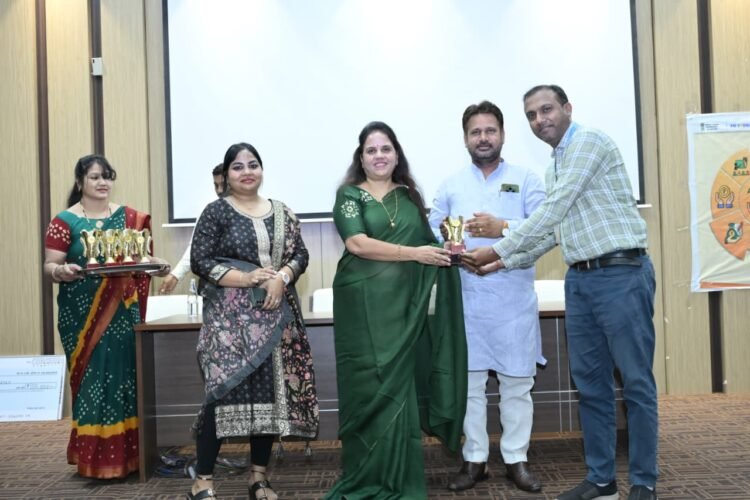 रायपुर में स्वनिधि महोत्सव का आयोजन, महापौर मीनल चौबे ने हितग्राहियों को किया सम्मानित