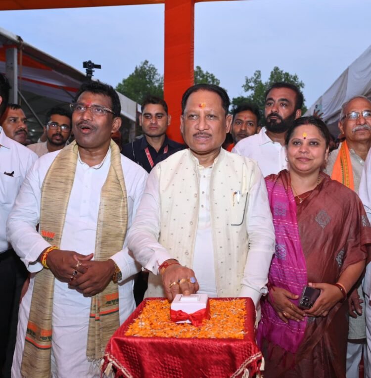 मुख्यमंत्री साय ने किया कचना धुरवा गोंडवाना भवन का लोकार्पण,कहा-जनजातीय गौरव को सहेजते हुए विकास के नए आयाम गढ़ रही है सरकार