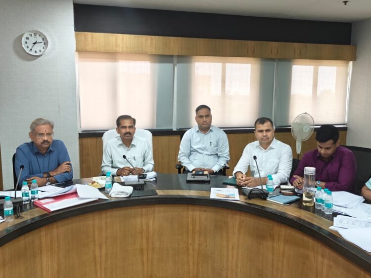 RTO/DTO मुख्यालय में उपस्थित रहें, बकाया वसूली अभियान तेज करें-सचिव एवं परिवहन आयुक्त एस प्रकाश, परमिट लेकर बस न चलाने वालों पर होगी कार्रवाई