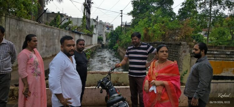 वर्षा पूर्व तैयारियों का जायजा लेने मैदान में उतरीं स्वास्थ्य विभाग अध्यक्ष गायत्री चंद्राकर