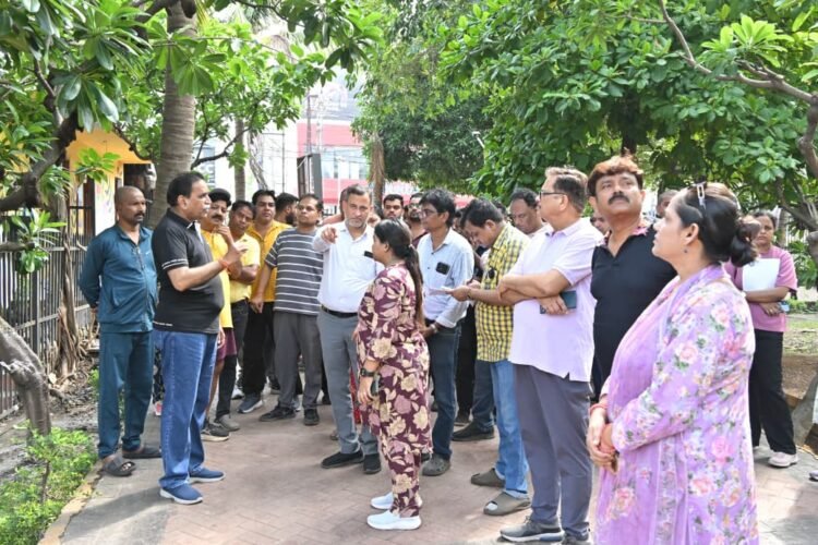 महावीर उद्यान पहुंचे विधायक राजेश मूणत, व्यवस्थाओं का लिया जायजा; अधिकारियों को दिए सख्त निर्देश