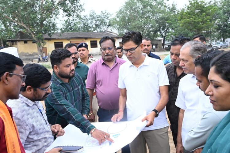 मरीन ड्राइव, आईएसबीटी, ऑक्सीजोन और जल संरक्षण परियोजनाओं का लिया जायजा,वित्त मंत्री ने कहा-प्रदेश का सबसे मॉडल शहर बनेगा रायगढ़
