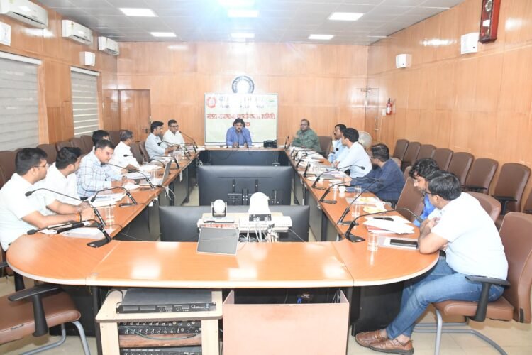 मंडल रेल प्रबंधक दयानंद की अध्यक्षता में मंडल राजभाषा कार्यान्वयन समिति, रायपुर की 73वीं बैठक सम्पन्न