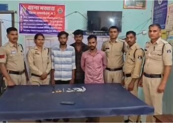 चोरी के गहने गलाकर बनाया सोने का बिस्किट, पुलिस ने तीन आरोपियों को दबोचा