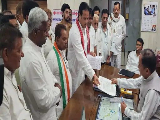 बिजली कटौती से नाराज विकास उपाध्याय, कलेक्टर को सौंपा ज्ञापन