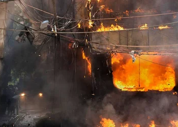दिल्ली के रेस्टोरेंट में भीषण आग, कई लोगों की मौत; बड़े स्तर पर चला रेस्क्यू ऑपरेशन