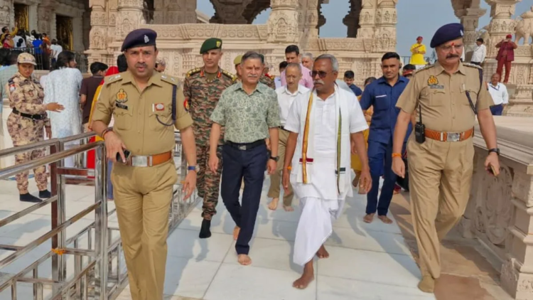 अयोध्या : रामलला के दरबार में पहुंचे थल सेना प्रमुख उपेंद्र द्विवेदी , हनुमानगढ़ी में भी किया दर्शन