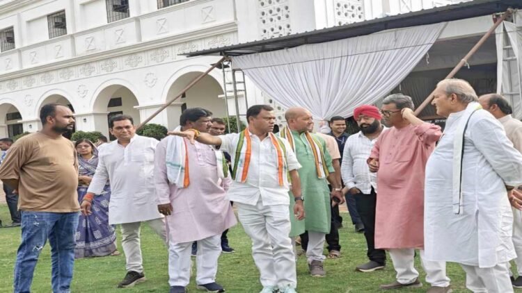 राहुल गांधी के दौरे की तैयारी पूरी, दीपक बैज ने लिया व्यवस्थाओं का जायजा