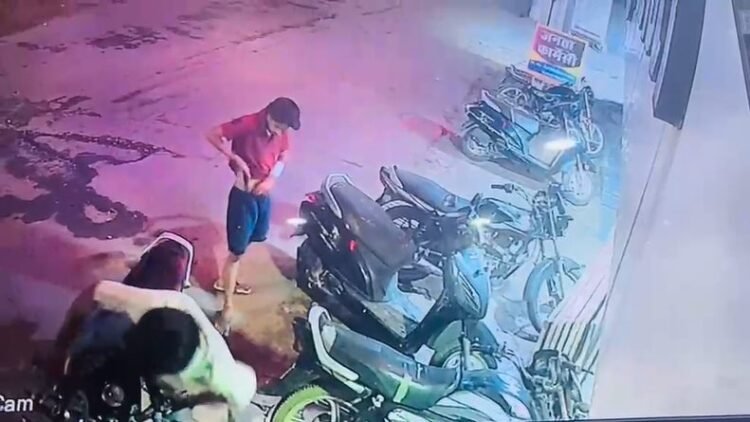 बिल भुगतान को लेकर अस्पताल में विवाद, युवकों ने चाकू दिखाकर दी धमकी