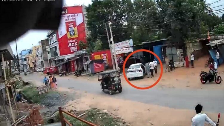 बेखौफ बदमाशों का आतंक, इंजीनियर से लैपटॉप और मशीन लूटकर फरार