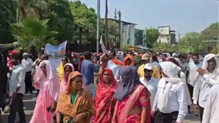 9 सूत्रीय मांगों को लेकर निगम अधिकारी-कर्मचारी हड़ताल पर, अनिश्चितकालीन आंदोलन की चेतावनी
