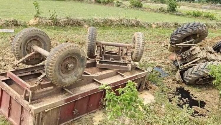 खाली ट्रैक्टर पलटने से चालक की मौत, सिर में गंभीर चोट बनी वजह