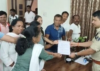 दंतेवाड़ा की अलनार खदान विवादों में, बस्तरिया राज मोर्चा ने FIR की मांग की
