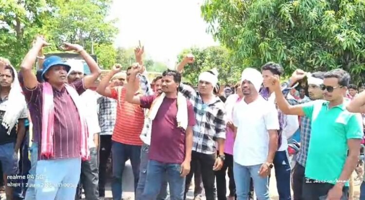कोयलीबेड़ा की 10 सूत्रीय मांगों पर उबाल, ग्रामीणों ने किया चक्काजाम; भानुप्रतापपुर-नारायणपुर मार्ग ठप