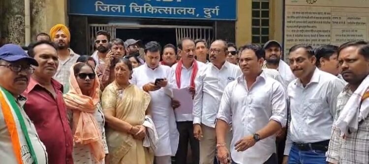 दुर्ग जिला अस्पताल में लापरवाही का आरोप, सिकलसेल पीड़ित युवती की मौत पर हंगामा